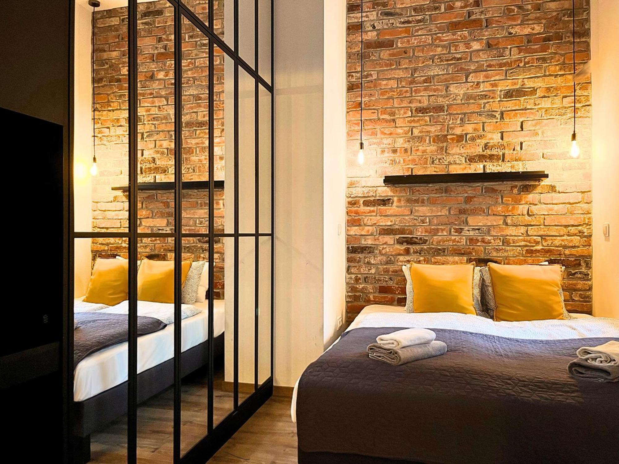 Large 75 M2 Apartment For 6 Guests Next To Wawel Castle Cracovia Esterno foto