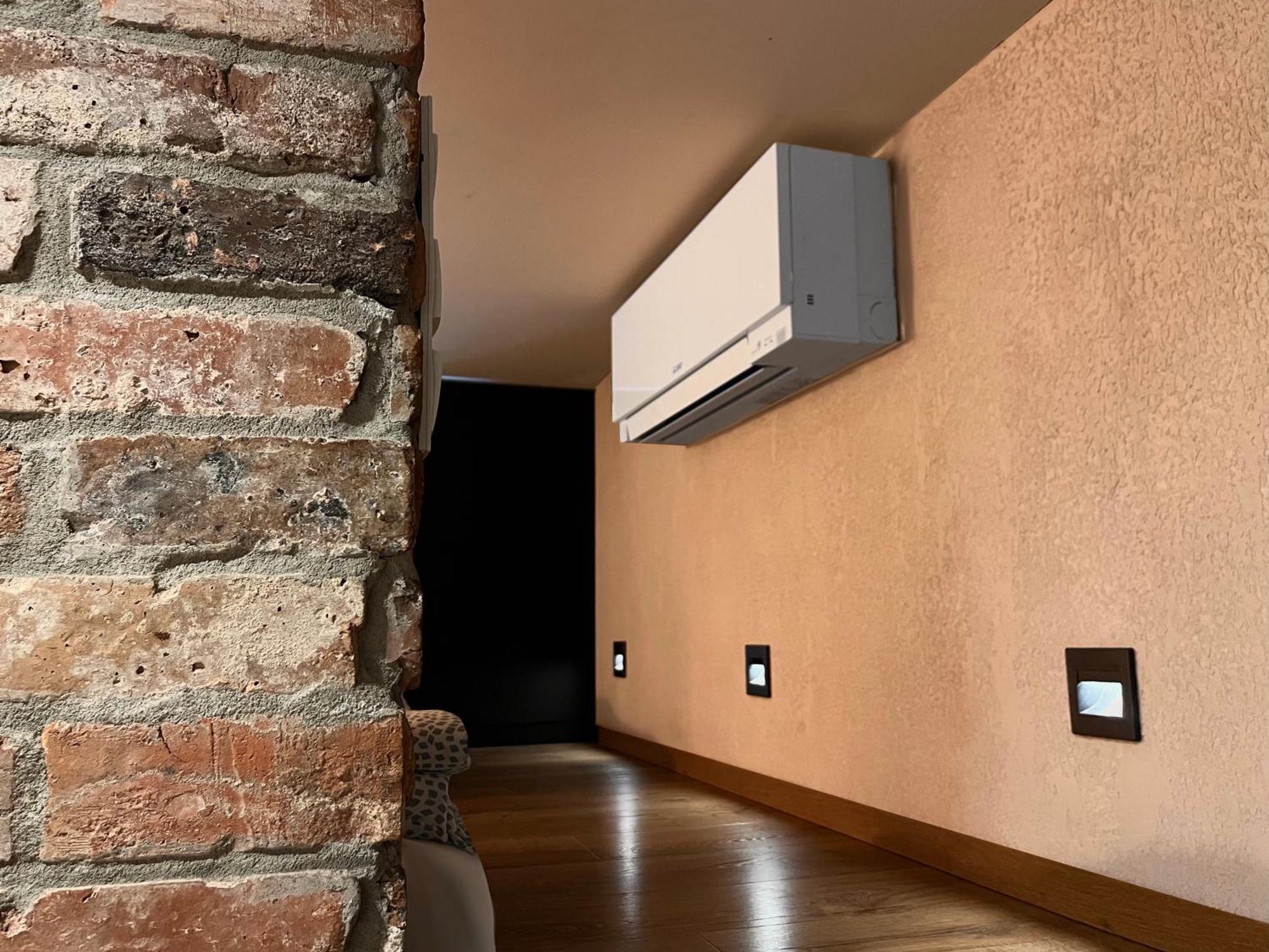 Large 75 M2 Apartment For 6 Guests Next To Wawel Castle Cracovia Esterno foto